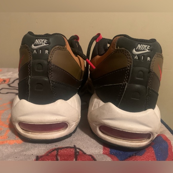 Air max size 10 good condition slightly worn - Picture 3 of 3